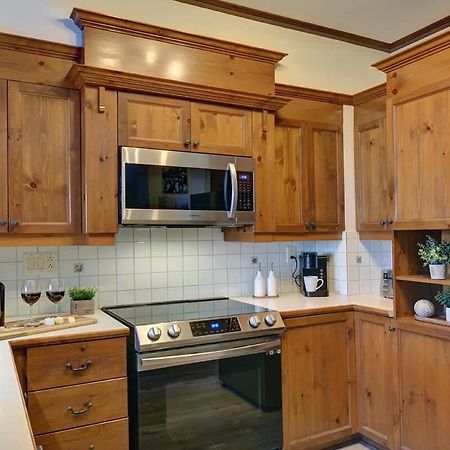 Huge Condo In Front Of Tremblant Ski Resort Mont-Tremblant Esterno foto